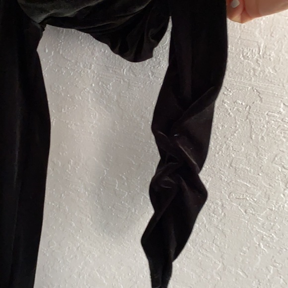 Express Black Velvet Balloon Ruched Sleeve Top. Small. V-neck. - Picture 3 of 7